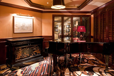 Avenue Saloon aboard Crystal Symphony features a handsome baby grand piano.