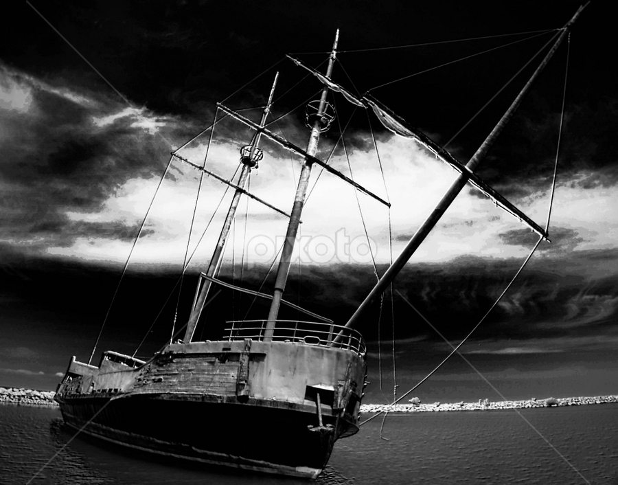 shipwreck by Enrique Santana Carballo - Black & White Landscapes