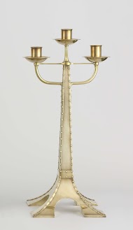 Mantle clock with two candelabra