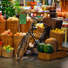 by J W - City,  Street & Park Markets & Shops