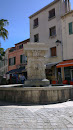 Fontaine De La Place Albert Cavet