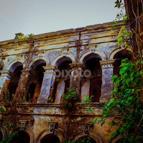 Bahin Rajbari, Raiganj, West Bengal, India by Mrinmoy Dalabar - Buildings & Architecture Decaying & Abandoned