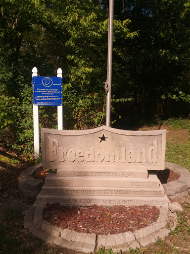 Freedomland Cemetery