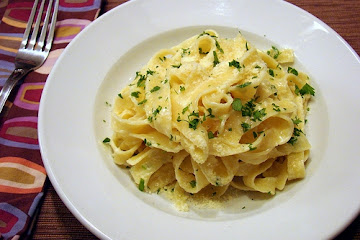 The Easiest Alfredo Sauce Ever