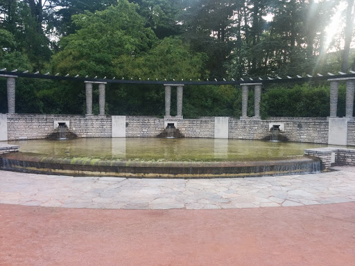 Fontaine de la roseraie