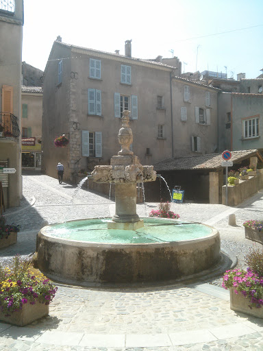 Valensole Fontaine