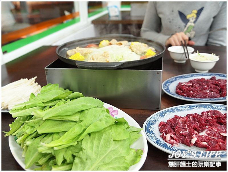 來台南必吃的牛肉火鍋，劉家莊牛肉爐。