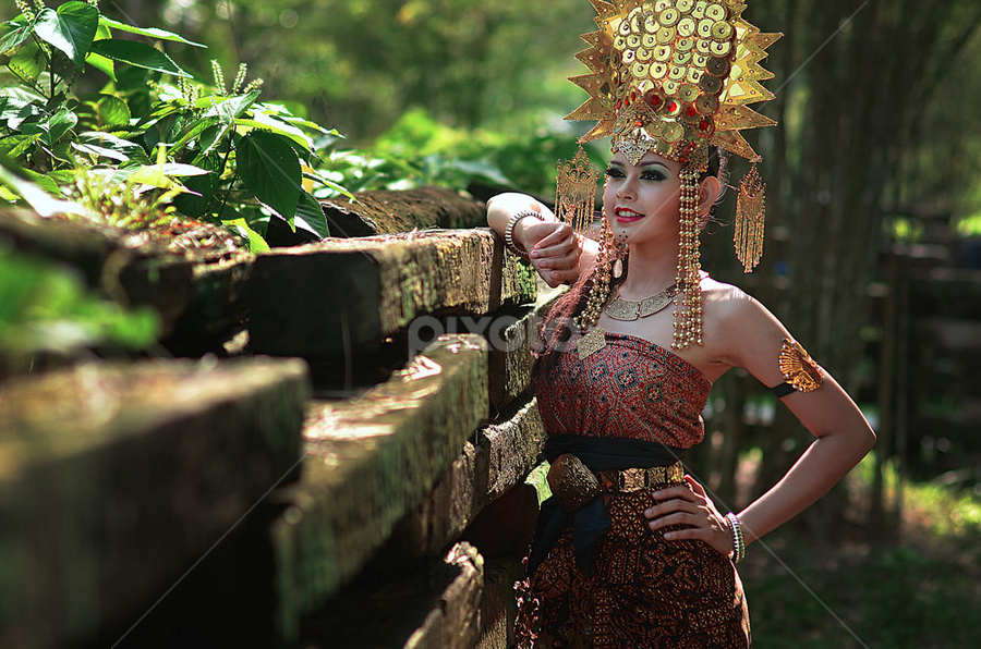 puteri gunung ledang by Azizul Rahim - People Portraits of Women