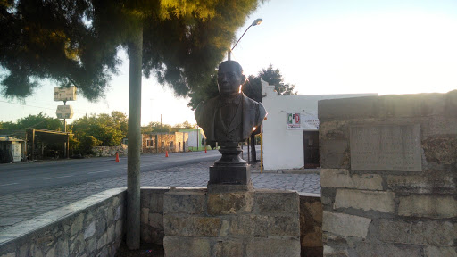 Busto A Don Benito Juarez
