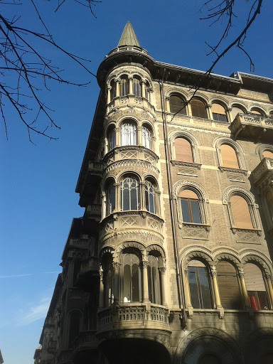 Torretta Angolo Palazzo Ferraris Lato Corso Matteotti