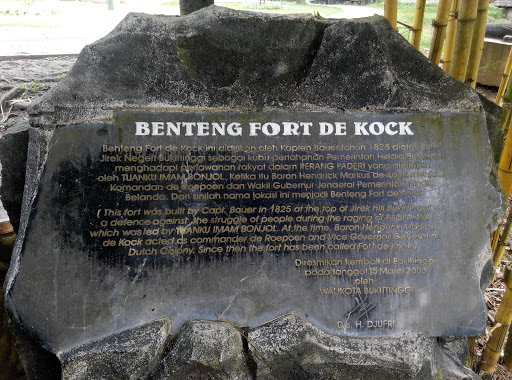 Benteng Fort De Kock Prasasti