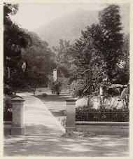 De toegangspoort tot Glenealy in het gelijknamige dal bij Hong Kong