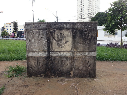 Memorial Mãos Ilustres Cidadãos
