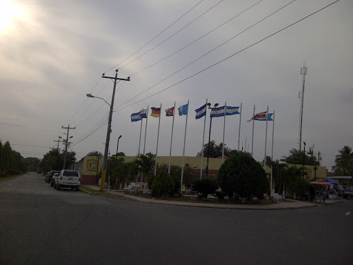 El Parque De Las Banderas