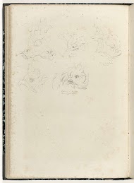 Vijf ornamenten in de vorm van dolfijnen