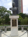 Monumento a Arturo Prat Chacon