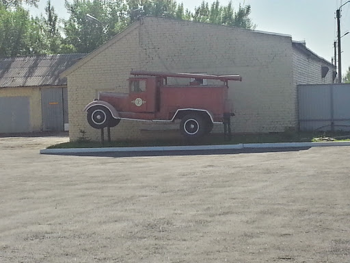 Древняя пожарная машина