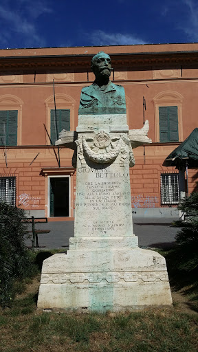 Monumento Giovanni Bettolo