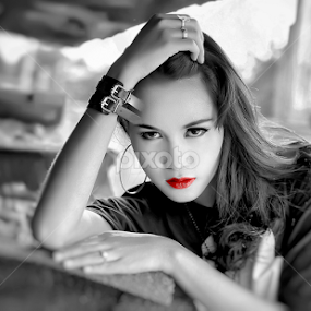 merah by Chumil Cupu - People Portraits of Women