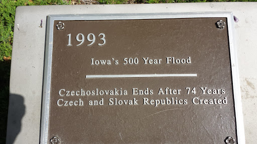 1993 Iowa's 500 Year Flood and Czechoslovakia Ends and after 74 years and the Czech and Slovak Republics