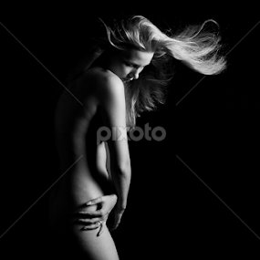 Kiki by Gary Mitchell - Nudes & Boudoir Artistic Nude