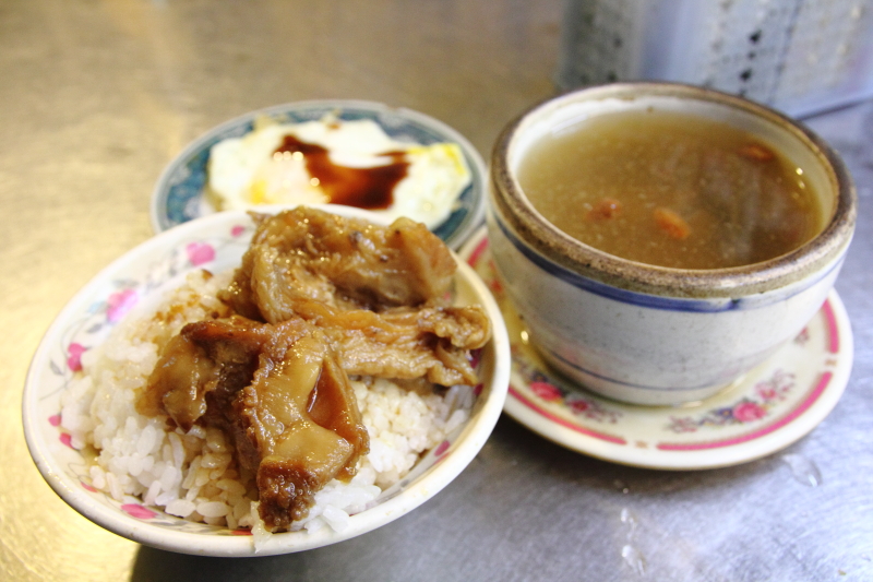 [食記] 彰化 天隆爌肉飯