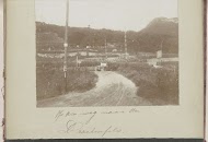 Zandweg met een spoorovergang nabij Königswinter