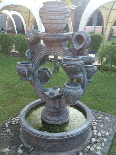 Water Kendi Statue