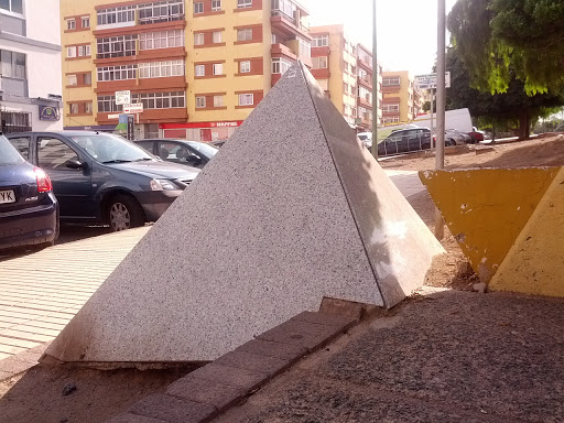 Piramide De Calzada Lateral Del Norte