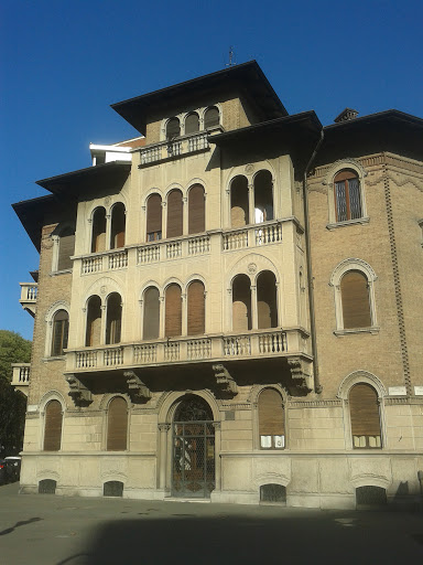 Palazzo Largo Francia