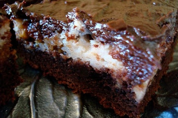 Peanut Butter Cup Cheesecake Bars