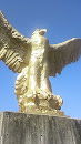 鷹の像