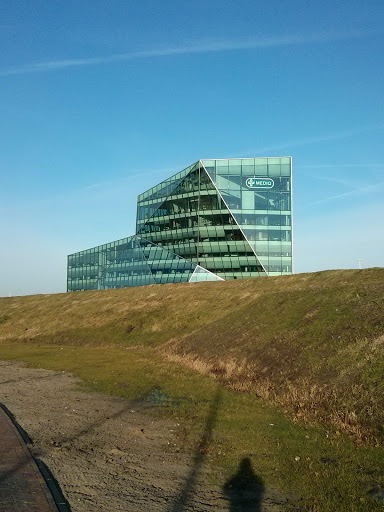 Building of Glass