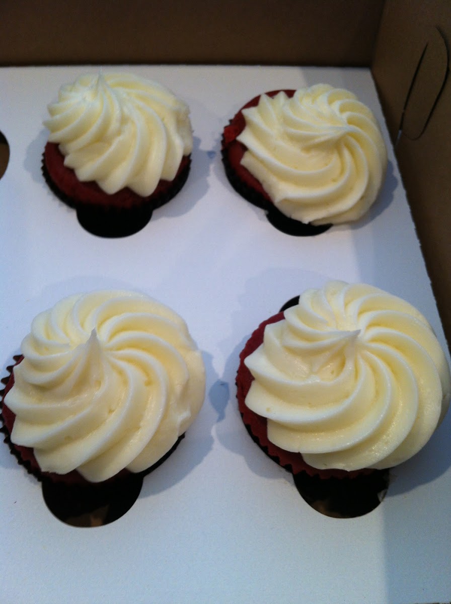 Gluten free red velvet cupcakes- yummy!!