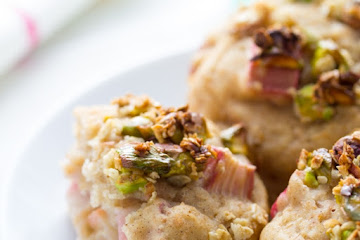 Healthy Rhubarb Muffins