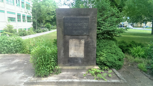 Ernst Schneller Denkmal