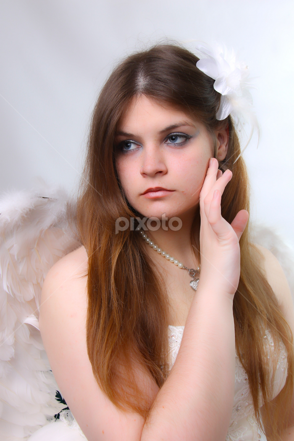 Angel girl by Lisa Steyn - People Portraits of Women