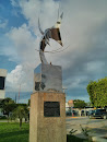 Escultura Del Centenario