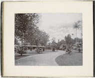 Gezicht op het woonhuis van de resident van Sumatra's Oostkust (Wohnhaus Resident Ost Küste Sumatra)