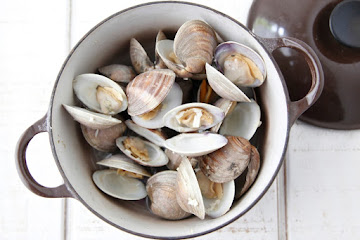 Clams with White Wine Sauce