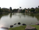 Twin Lagoon Big Fountain