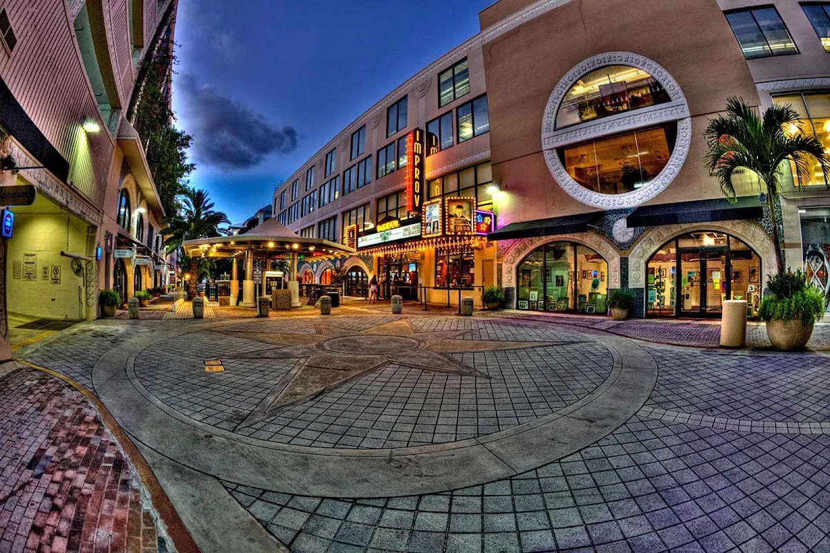 Miami-Improv - Miami near the Improv.