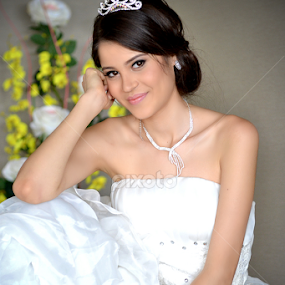 by Deden The-evo - People Portraits of Women