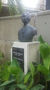 Busto Gabriela Mistral