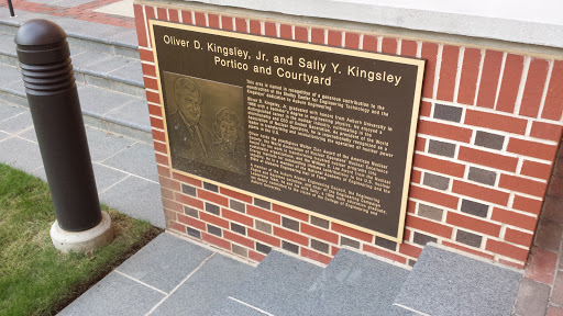 Kingsley Courtyard - Auburn University
