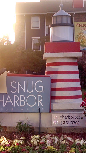 Snug Harbor Lighthouse Sculpture