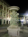 Chambéry Statue De La Fontaine De La Place Saint Léger