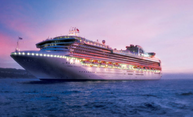Sapphire Princess is always buzzing with fun at dusk, from live performances to Movies Under the Stars to upbeat dance clubs and glitzy casinos.