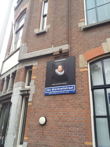 Van Miereveltstraat