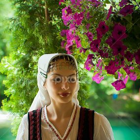 Djevojka i cvijet by Darko Kireta - People Portraits of Women